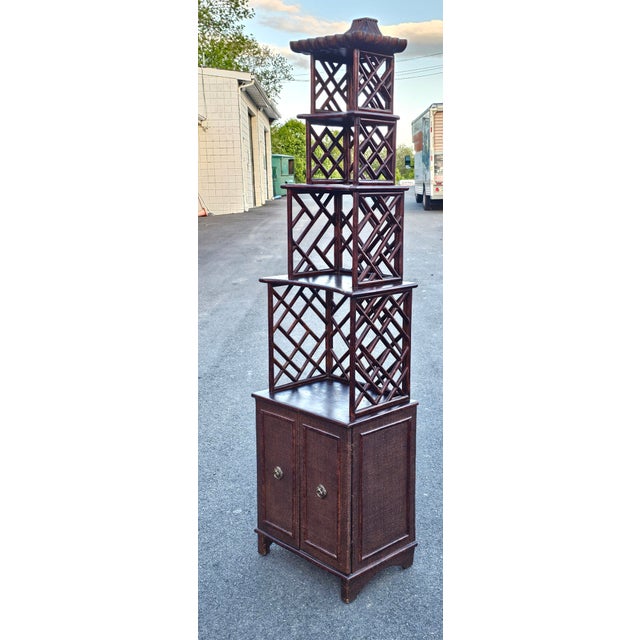 20th Century Chinese Chippendale Pagoda-Style Rattan Bookcase Étagère Cabinet For Sale - Image 4 of 13