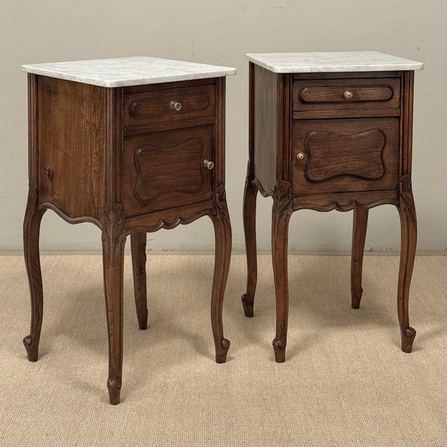 French Pair of Antique French Louis XV Oak Nightstands With Carrara Marble For Sale - Image 3 of 18