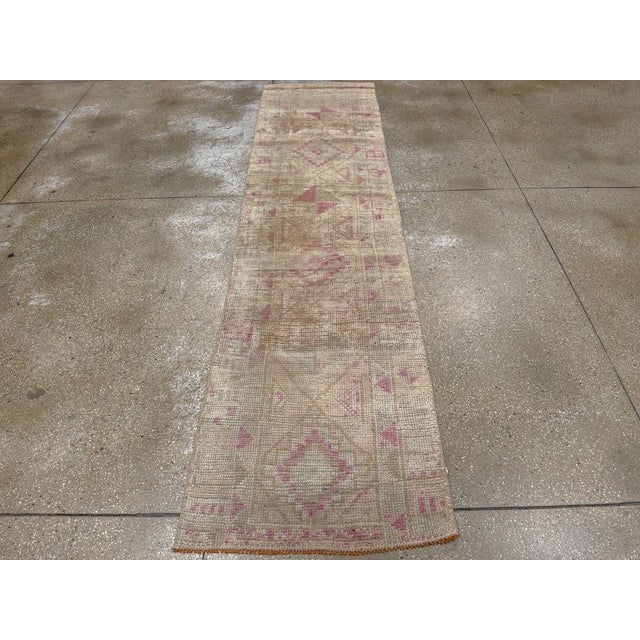 Galerie Shabab Collection Mid-20th Century Turkish Anatolian Runner For Sale - Image 4 of 10