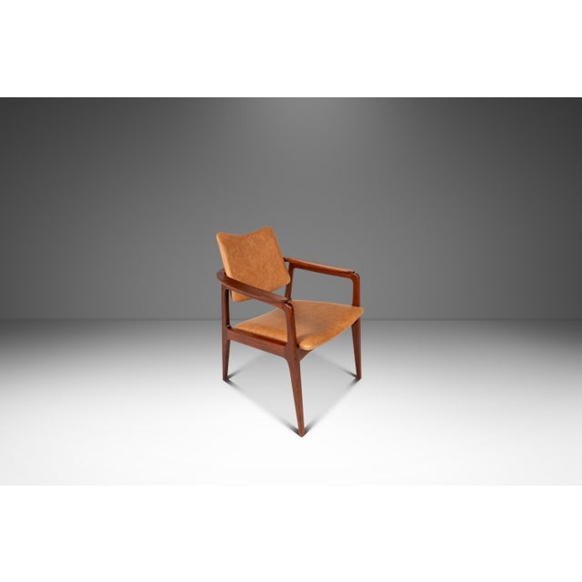 Mid-Century Modern Set of Two ( 2 ) Model 132 Accent Chairs by Sigvard Bernadotte for France & Son France & Daverkosen Sold by John Stuart, Denmark, C. 1953 For Sale - Image 3 of 18
