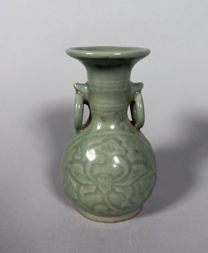 Celadon stoneware vase Longquan Yuan-Ming Dynasty - China