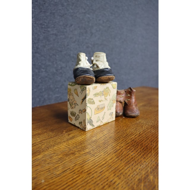 Antique Victorian Children’s Shoes & Illustrated Keepsake Box, 3-Piece Group For Sale In Philadelphia - Image 6 of 16
