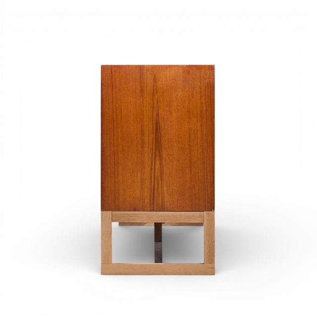 Børge Mogensen Børge Mogensen Öresund Mid Century Swedish Teak and Oak Cabinet Credenza For Sale - Image 4 of 10