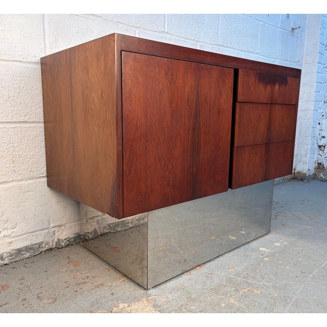 Mid 20th Century Danish Rosewood and Chrome Credenza For Sale In New York - Image 6 of 14