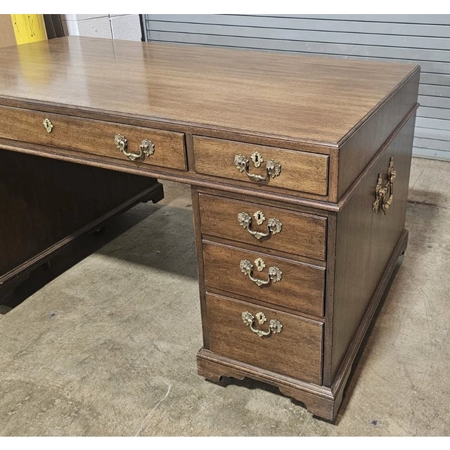 Wood Kittinger Colonial Williamsburg Mahogany Partner's Desk Cw 168 For Sale - Image 7 of 11
