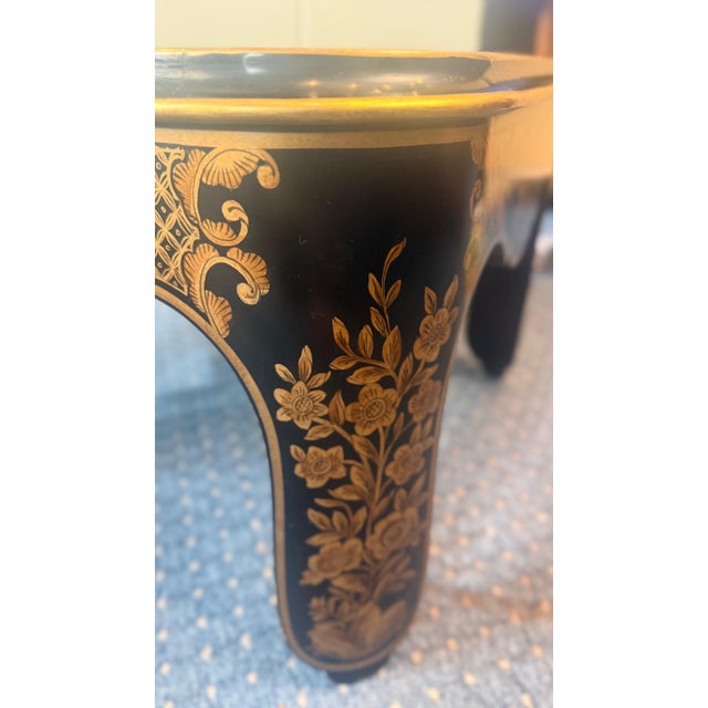 1980s Baker Furniture Chinoiserie Black & Gold Lacquered Accent Tables – Pair For Sale - Image 9 of 14