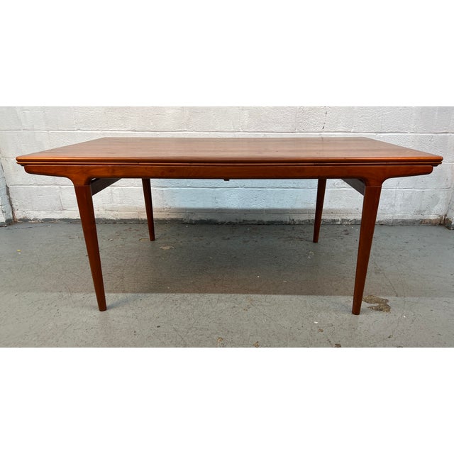 Mid-Century Danish Teak Draw-Leaf Dining Table by Uldum Møbelfabrik For Sale In New York - Image 6 of 16