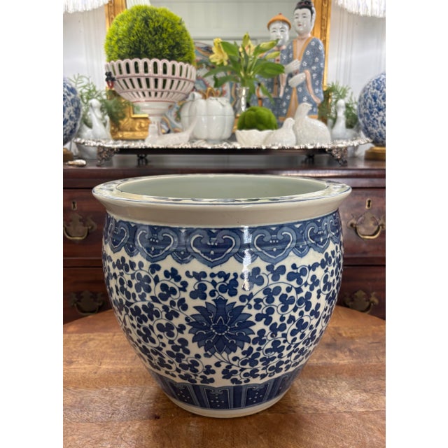 Chinese Mid to Late Twentieth Century Large Vintage Chinese Blue & White Porcelain Floral Fishbowl Planter Jardinière For Sale - Image 3 of 10