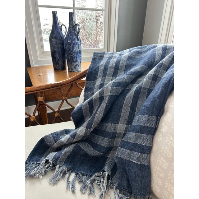 Textile Bunny Williams Pine Cone Hill 100% Linen Plaid Navy White Throw Â€šÃ„Ã¬ Enzyme Washed Blue Tones For Sale - Image 7 of 13