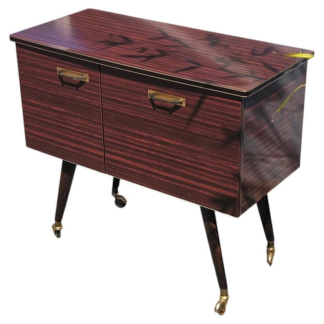 Mid-Century Modern Formica Bar Trolley, 1960s For Sale - Image 4 of 17