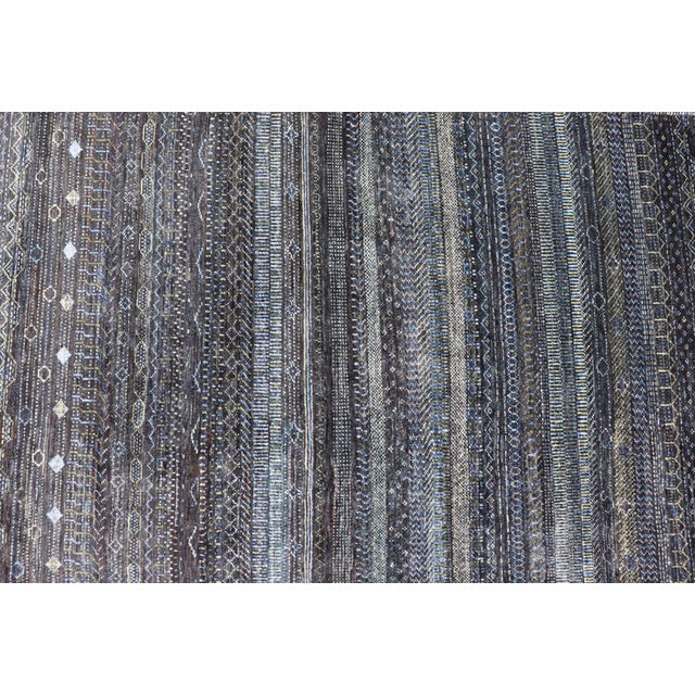 Large Modern Rug in Transitional Design 12'1 X 16'0 For Sale In Atlanta - Image 6 of 12