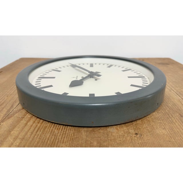 Vintage Industrial Factory Wall Clock from Siemens, 1950s For Sale - Image 13 of 16