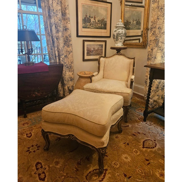 French Late 19th Century Pair of French-Style Louis XV Bergere Chairs and an Ottoman For Sale - Image 3 of 18