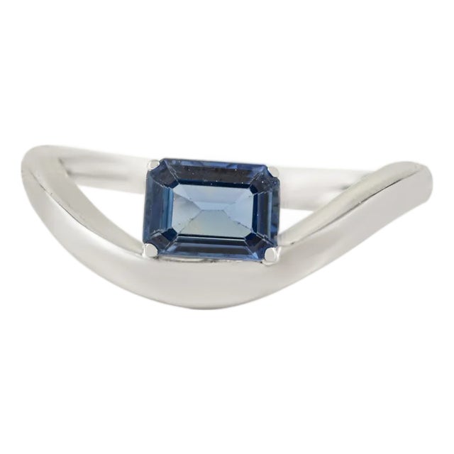 VRJewels Minimalist 14k White Gold Emerald-Cut Natural Blue Sapphire Wave Ring Size 5 For Sale