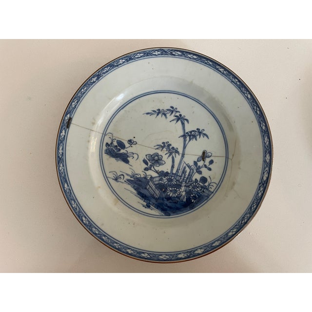 Blue 18th-Century Chinese Export Blue and White Plates, Set of 2 For Sale - Image 8 of 15