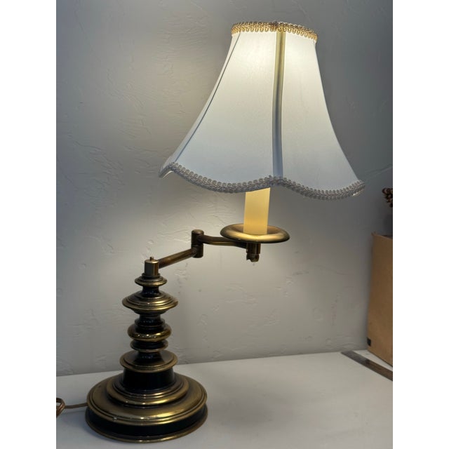 Hollywood Regency Vintage Solid Brass Metal Hollywood Regency Style Table Lamp Heavy Armed Extends For Sale - Image 3 of 12