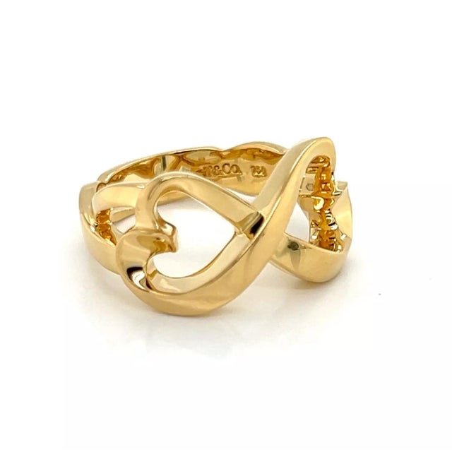 Contemporary Tiffany & Co. Picasso Infinity 18k Yellow Gold Double Hearts Ring - Size 6.5 For Sale - Image 3 of 8