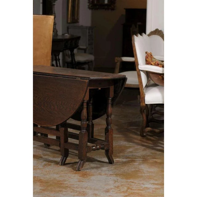 18th Century English Oak Gateleg Drop-Leaf Table with Turned Legs and Drake Feet For Sale In Atlanta - Image 6 of 11