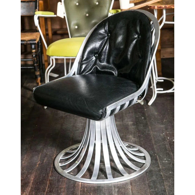 Russell Woodard 1960s Vintage Russell Woodard Round Table Set- 5 Pieces For Sale - Image 4 of 11