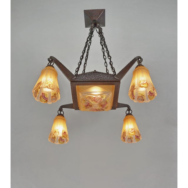 French Art Deco Chandelier by Vasseur & Ejg 1920s - Amber Glass & Wrought Iron For Sale - Image 4 of 10