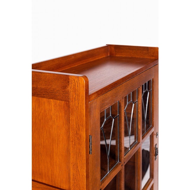 Mission Leaded Glass Bookcase With Lock & Key - Walnut For Sale - Image 12 of 17