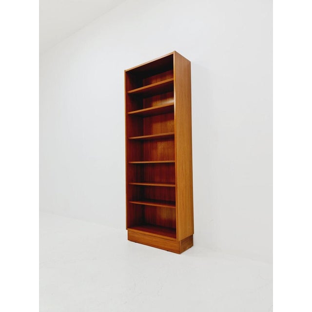 Vintage Danish Freestanding Book Case in Teak by Hundevad, 1960s For Sale - Image 11 of 11