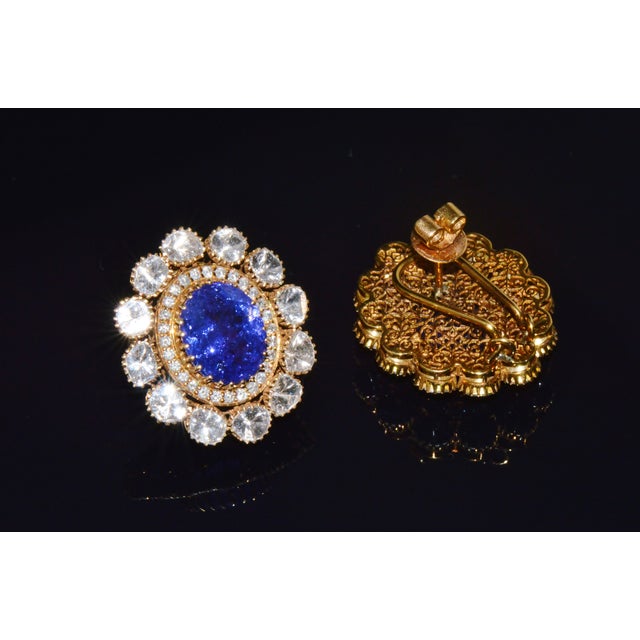 White Late 20th Century Natural 121.63Cts Tanzanite Uncut Diamond Pearl Ruby Tourmaline Solid 18k Gold Choker Necklace & Earrings Set, 3 Pieces For Sale - Image 8 of 12