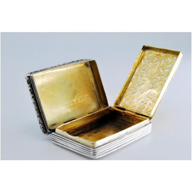 Silver and Gold Vinaigrette Box with Engravings For Sale - Image 6 of 10