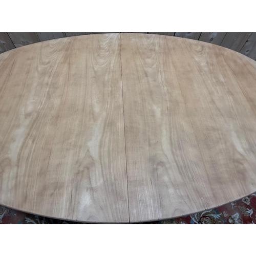 Louis XVI Oval Dining Table For Sale - Image 3 of 7