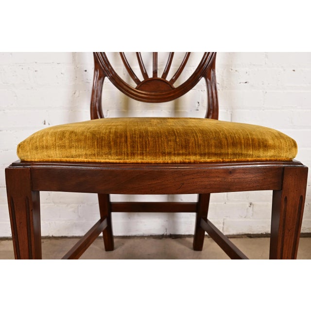 Brown Ethan Allen Federal Mahogany Shield Back Side Chairs or Dining Chairs, Set of Four For Sale - Image 8 of 14