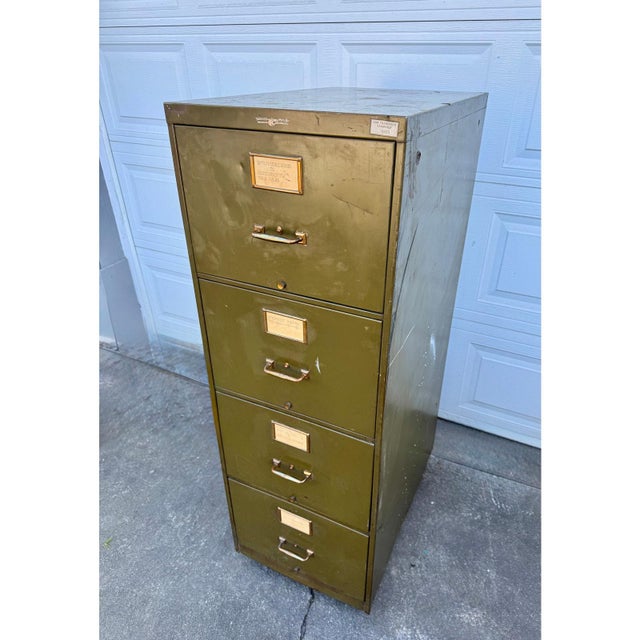 Art Deco Early 20th Century Yawman & Erbe Industrial 5 Drawer Steel Filing Cabinet in Olive Green For Sale - Image 3 of 15
