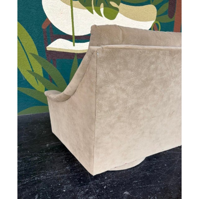 Mid Century Swivel Club Chair in the Style of Milo Baughman For Sale - Image 9 of 14