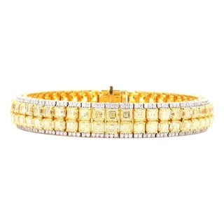 1.32 Carat Round Brilliant Cut White Diamond Yellow Diamond Gold Bracelet For Sale