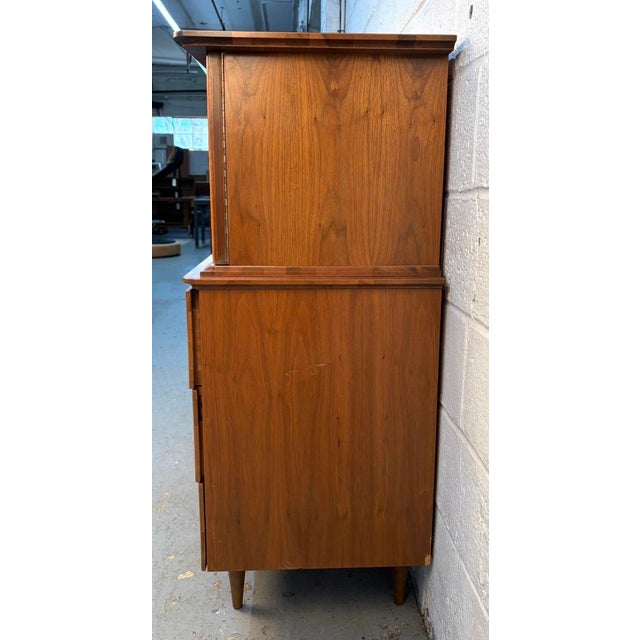Mid 20th Century Modern Gentleman's Chest Highboy by Young Mfg. Attributed For Sale - Image 12 of 16
