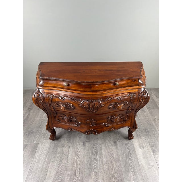 19th Century Louis XV Bombé Commode in Carved Wood For Sale - Image 3 of 11