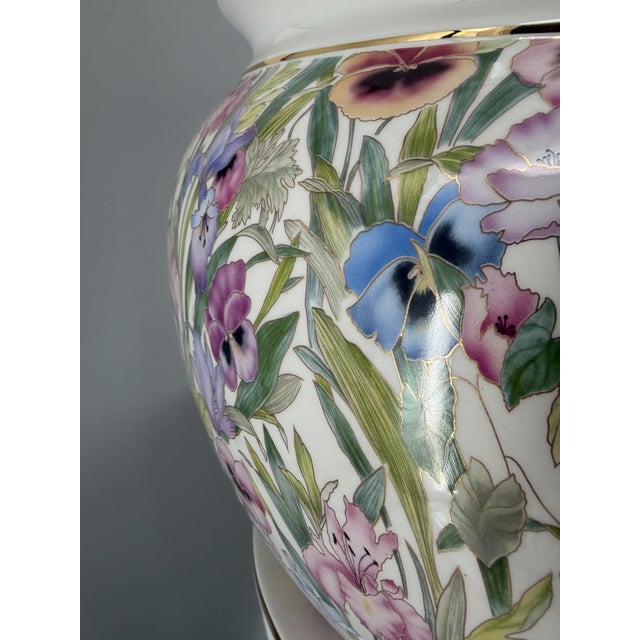 24 Karat Gold-Gilded Ceramic Plant Stand with Floral Chintz Pattern from Austrolux, Austria, 1980s For Sale - Image 6 of 16