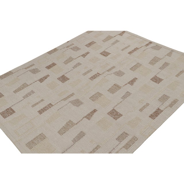 This 8x10 Swedish-style kilim joins the new "Watson yarn" flatweaves in Rug & Kilim’s Scandinavian rug collection....