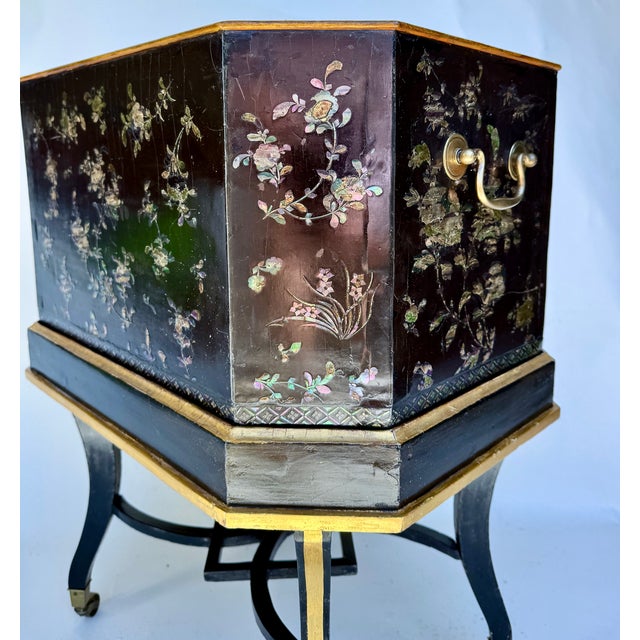 Wood Regency Period Chinese Export Black Lacquer Jardinière With Mother-of-Pearl Inlay on Stand, Circa 1810 For Sale - Image 7 of 17