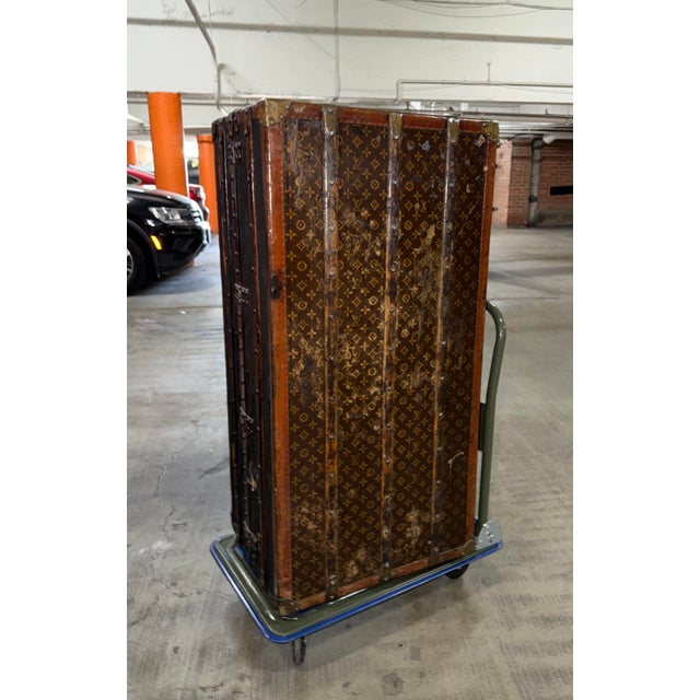 This listing is for an antique Louis Vuitton steamer trunk. This trunk dates to 1924-1925 based upon its serial number,...