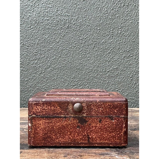 Vintage Distressed Lidded Box For Sale - Image 4 of 12