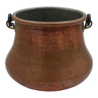 Early 20th Century French Copper Pot With Iron Swing Handle For Sale