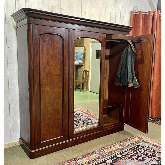 antique Victorian English Wardrobe in Mahogany, 1800s For Sale - Image 9 of 18