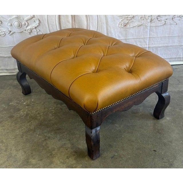 French Chesterfield Tufted Bench in Caramel Leather For Sale - Image 9 of 16