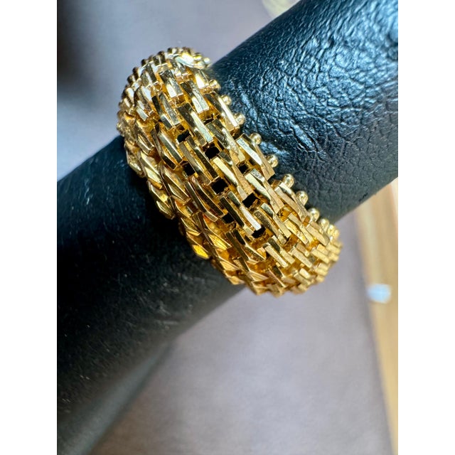 2010s 18 Karat Yellow Gold Classic Wide Wedding Band With Design Ring, Unisex Size 5.5 For Sale - Image 5 of 18