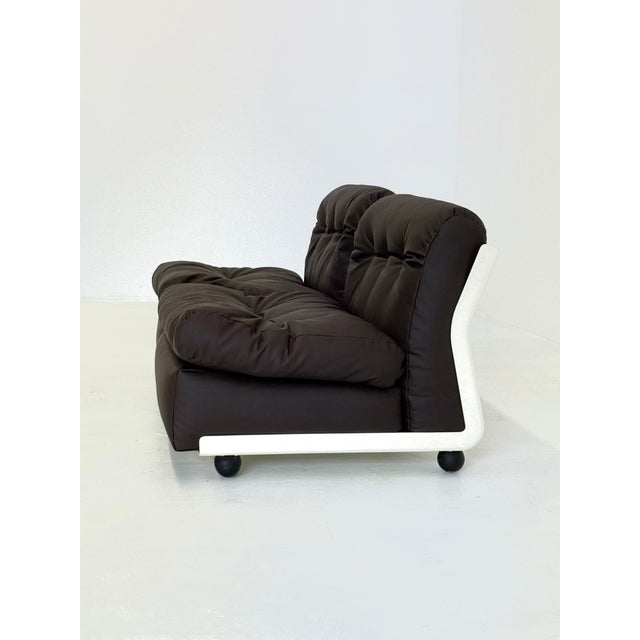 This modular Amanta sofa, designed by Mario Bellini for C&B Italia , comprises a set of six armchairs reupholstered in...