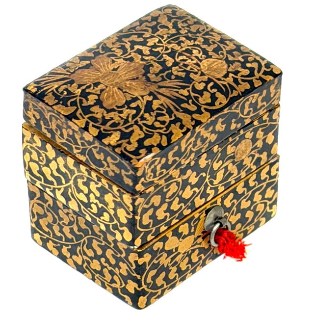 Paint Japanese Meiji Miniature Gold Maki-e Two-Tier Jūbako, circa 1890 For Sale - Image 7 of 12