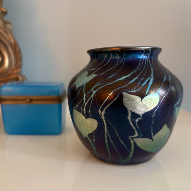Glass 1920s In the Style of Tiffany Favrille Heart and Vine Art Glass Vase For Sale - Image 7 of 7