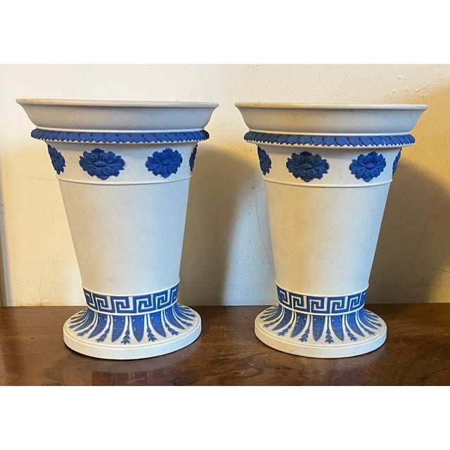 English Regency Wedgwood Smear Glaze Jasperware Vases or Urns Circa 1820 - A Pair For Sale In New York - Image 6 of 17