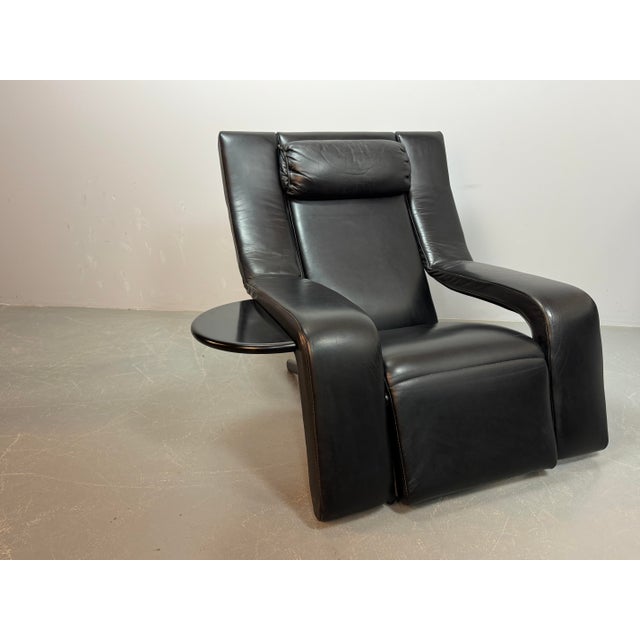 Black Mid-Century Italian Kilkis Lounge Chair with Ottoman and Integrated Small Side Table in Black Leather by Ammaniti & Vitello for Brunati, Italy, 1960s For Sale - Image 8 of 17