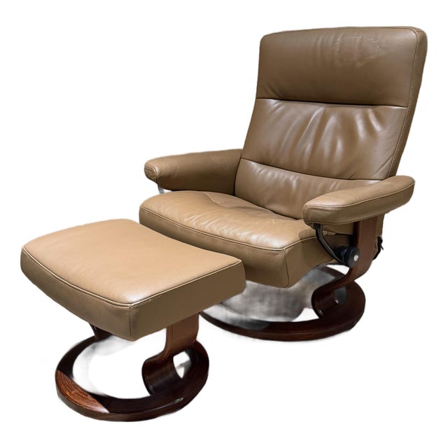 Stressless Leather Recliner and Ottoman Norway Ekornes Scandinavian Modern For Sale